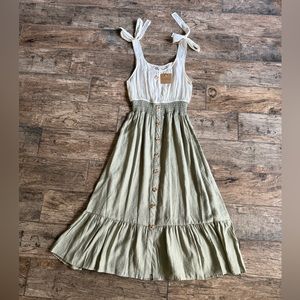 Blu Pepper Dress Size Medium